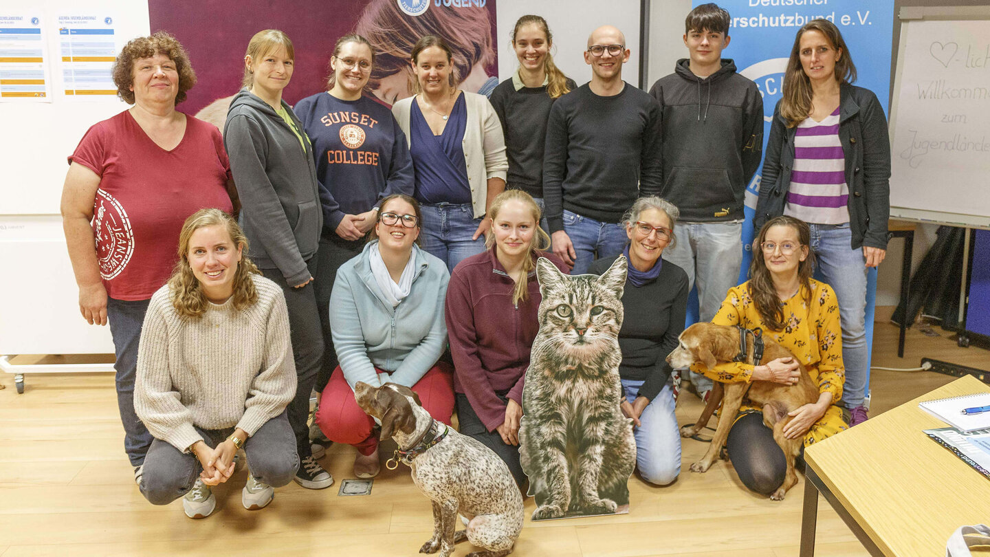 Group photo of committed members of the Youth Council of the German Animal Welfare Federation